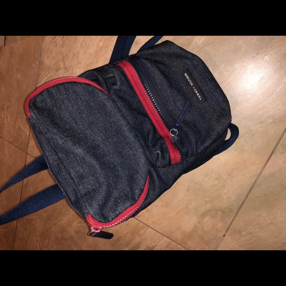 tommy backpack ! - Picture 4 of 4